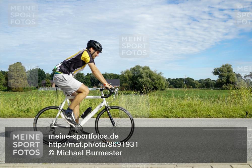 31.08.2025 - Elbe Triathlon Hamburg Michael Burmester http://msf.ph/oto/8691931 31.08.2025 10:20:16 Radfahren 599, 854 meine-sportfotos.de