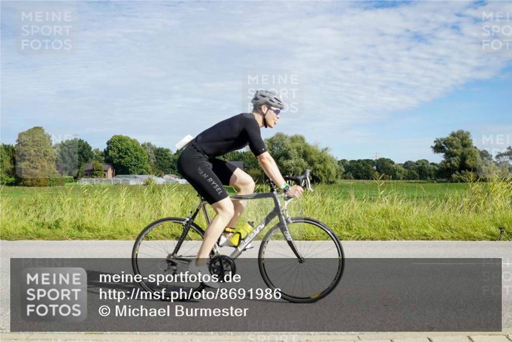 31.08.2025 - Elbe Triathlon Hamburg Michael Burmester http://msf.ph/oto/8691986 31.08.2025 10:21:53 Radfahren 654, 769, 810, 844, 849, 953, 1001, 1024, 1030 meine-sportfotos.de