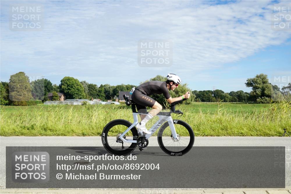 31.08.2025 - Elbe Triathlon Hamburg Michael Burmester http://msf.ph/oto/8692004 31.08.2025 10:22:08 Radfahren 413, 783, 1042, 1081 meine-sportfotos.de