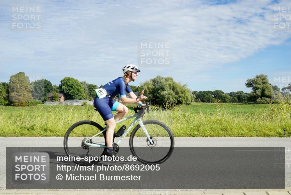 31.08.2025 - Elbe Triathlon Hamburg Michael Burmester http://msf.ph/oto/8692005 31.08.2025 10:22:09 Radfahren 413, 783, 824, 1081 meine-sportfotos.de