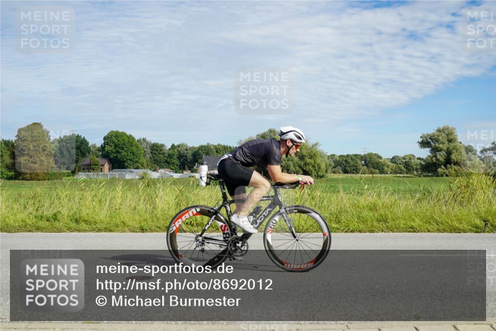31.08.2025 - Elbe Triathlon Hamburg Michael Burmester http://msf.ph/oto/8692012 31.08.2025 10:22:24 Radfahren 983, 1009, 1052, 1085 meine-sportfotos.de