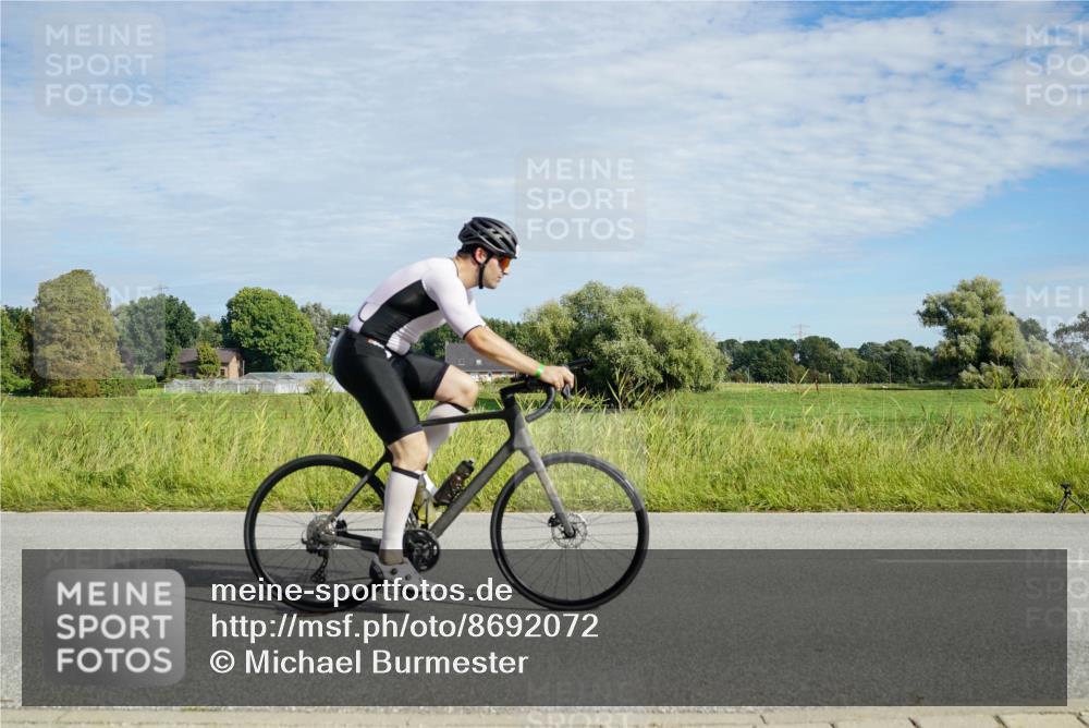 31.08.2025 - Elbe Triathlon Hamburg Michael Burmester http://msf.ph/oto/8692072 31.08.2025 10:23:46 Radfahren 818, 945, 1065, 1091, 1095, 1109 meine-sportfotos.de