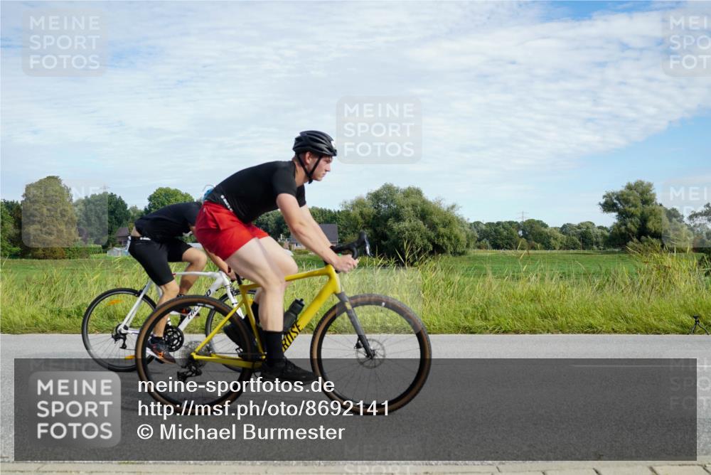 31.08.2025 - Elbe Triathlon Hamburg Michael Burmester http://msf.ph/oto/8692141 31.08.2025 10:25:38 Radfahren 692, 948, 954, 1026 meine-sportfotos.de