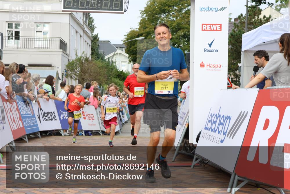 31.08.2025 - 21. Blankeneser Heldenlauf Strokosch-Dieckow http://msf.ph/oto/8692146 31.08.2025 10:25:06 Ziel 2357, 2183, 2717, 2285, 2286, 2331, 2359, 2661 meine-sportfotos.de