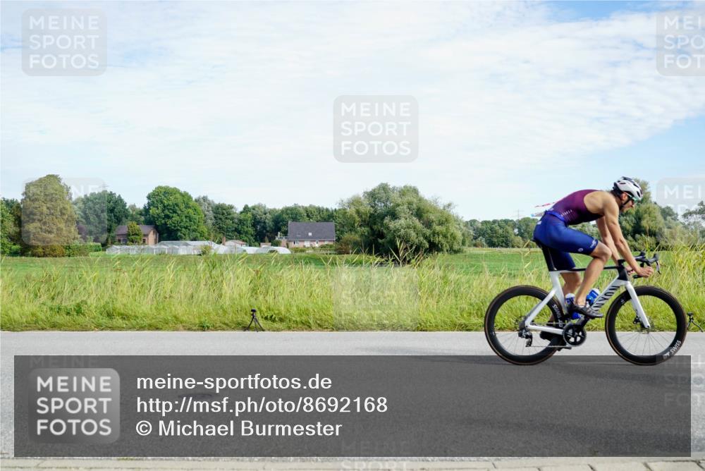 31.08.2025 - Elbe Triathlon Hamburg Michael Burmester http://msf.ph/oto/8692168 31.08.2025 10:26:26 Radfahren 905, 934, 936, 951, 980, 1103, 1108, 1149 meine-sportfotos.de