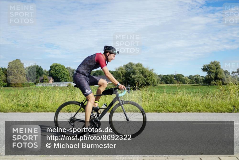 31.08.2025 - Elbe Triathlon Hamburg Michael Burmester http://msf.ph/oto/8692322 31.08.2025 10:32:34 Radfahren 811, 896, 932, 1168, 1174, 1185, 1226, 1240 meine-sportfotos.de