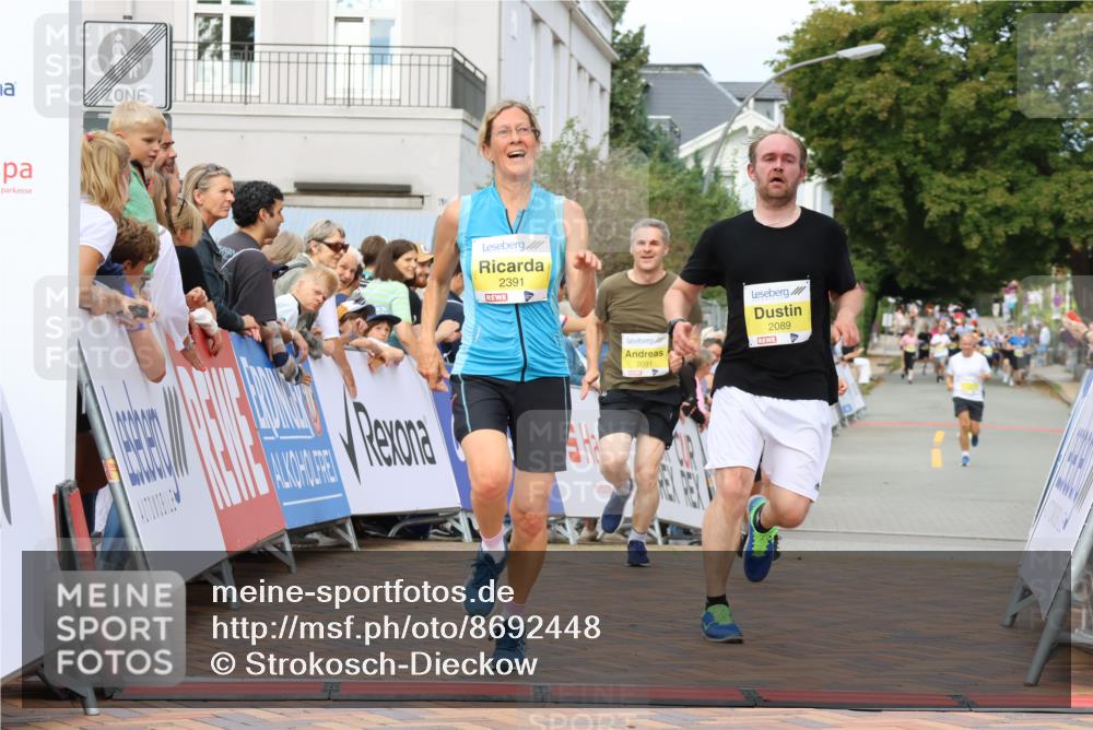 31.08.2025 - 21. Blankeneser Heldenlauf Strokosch-Dieckow http://msf.ph/oto/8692448 31.08.2025 10:29:08 Ziel 2246, 2035, 2457, 2212, 2230, 2391, 2091, 2089 meine-sportfotos.de