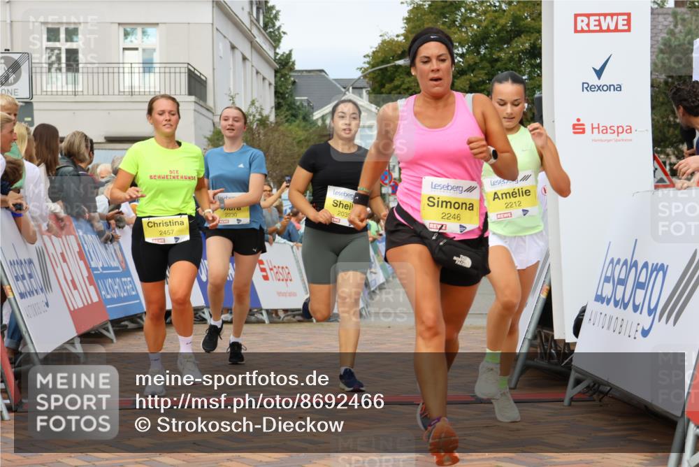 31.08.2025 - 21. Blankeneser Heldenlauf Strokosch-Dieckow http://msf.ph/oto/8692466 31.08.2025 10:29:03 Ziel 2246, 2035, 2457, 2212, 2230, 2381 meine-sportfotos.de