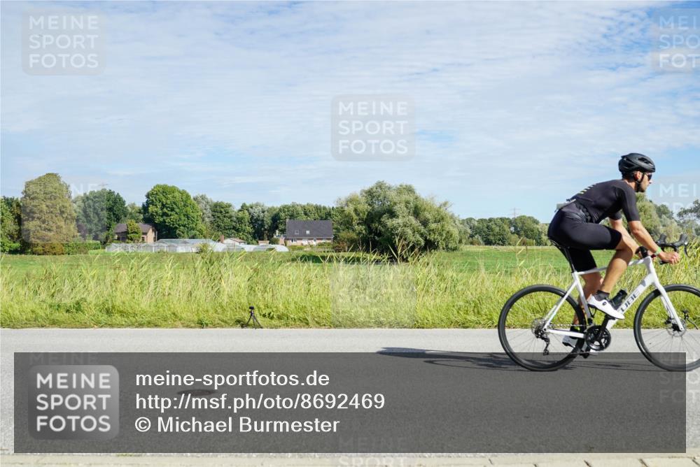 31.08.2025 - Elbe Triathlon Hamburg Michael Burmester http://msf.ph/oto/8692469 31.08.2025 10:36:52 Radfahren 892, 953, 963, 983, 998, 1056, 1067, 1124, 1135, 1178 meine-sportfotos.de