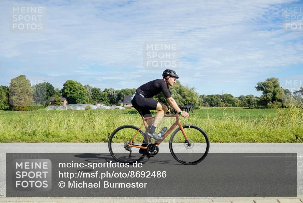 31.08.2025 - Elbe Triathlon Hamburg Michael Burmester http://msf.ph/oto/8692486 31.08.2025 10:37:16 Radfahren 822, 880, 931, 984, 1052, 1086, 1192 meine-sportfotos.de