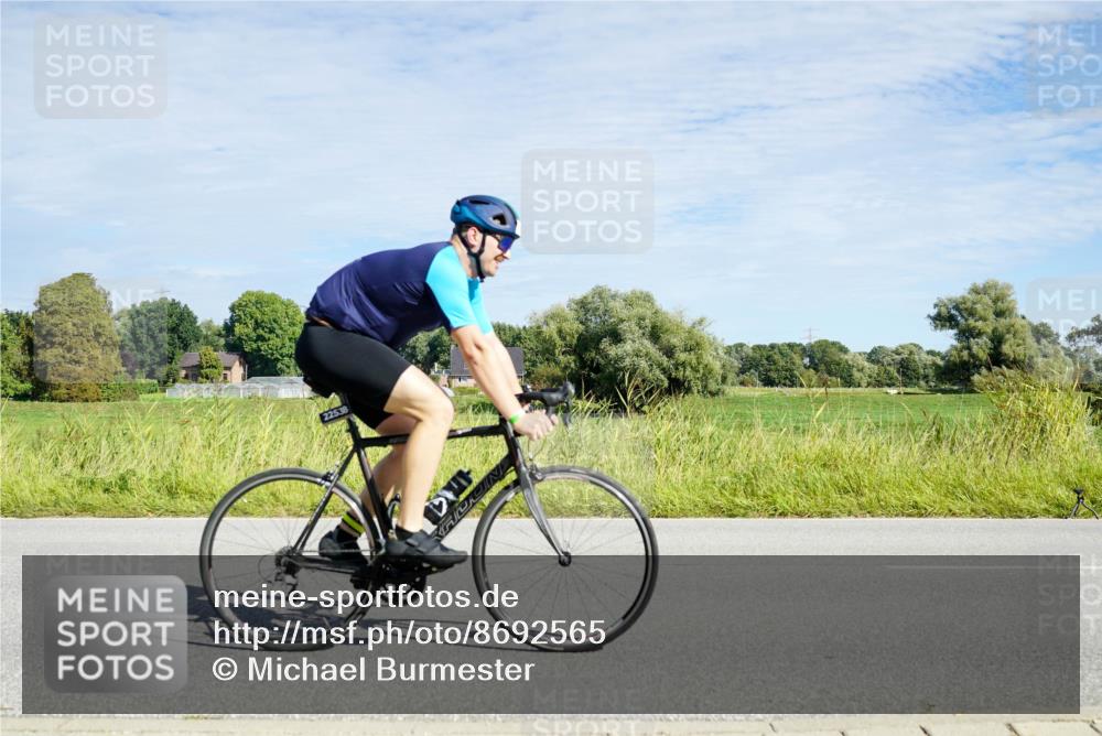31.08.2025 - Elbe Triathlon Hamburg Michael Burmester http://msf.ph/oto/8692565 31.08.2025 10:39:32 Radfahren 812, 836, 945, 1037, 1107, 1258, 1265 meine-sportfotos.de