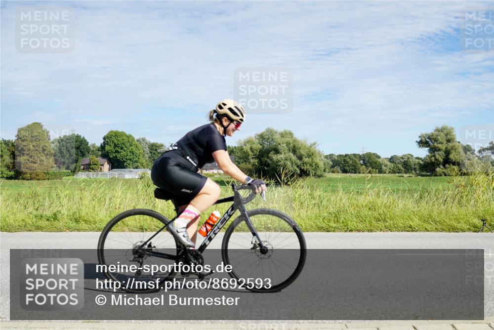 31.08.2025 - Elbe Triathlon Hamburg Michael Burmester http://msf.ph/oto/8692593 31.08.2025 10:40:24 Radfahren 878, 1272 meine-sportfotos.de