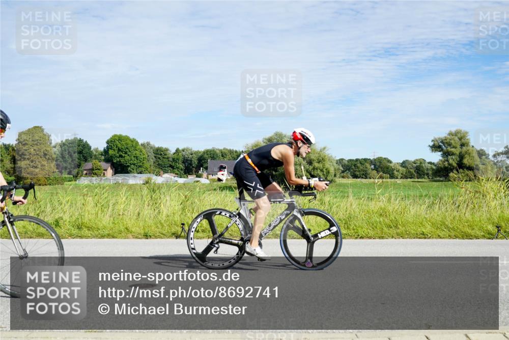 31.08.2025 - Elbe Triathlon Hamburg Michael Burmester http://msf.ph/oto/8692741 31.08.2025 10:45:23 Radfahren 401, 809, 852, 1275, 1319, 1337, 1338 meine-sportfotos.de