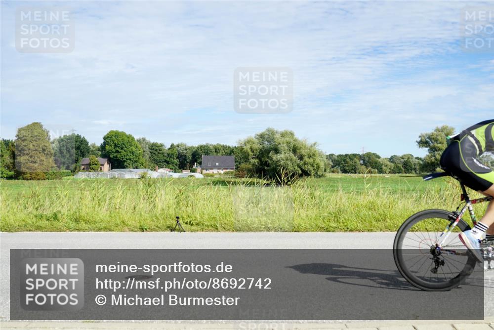 31.08.2025 - Elbe Triathlon Hamburg Michael Burmester http://msf.ph/oto/8692742 31.08.2025 10:45:24 Radfahren 401, 809, 852, 1275, 1319, 1337, 1338 meine-sportfotos.de