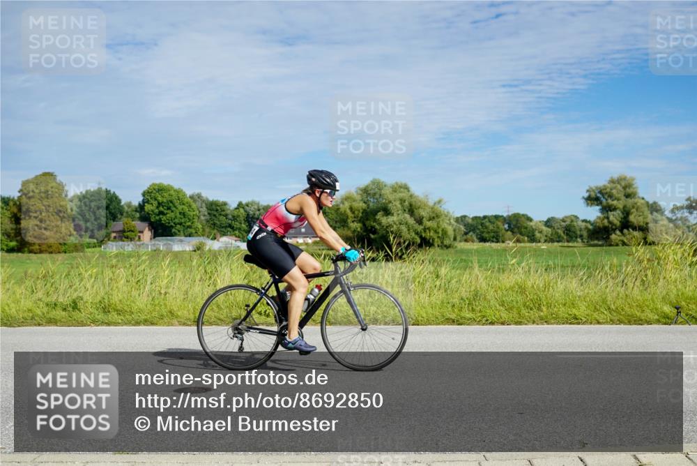 31.08.2025 - Elbe Triathlon Hamburg Michael Burmester http://msf.ph/oto/8692850 31.08.2025 10:49:58 Radfahren 886, 1167, 1364 meine-sportfotos.de