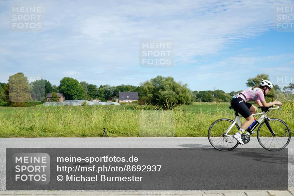 31.08.2025 - Elbe Triathlon Hamburg Michael Burmester http://msf.ph/oto/8692937 31.08.2025 10:52:59 Radfahren 758, 841, 1192, 1258, 1295, 1309, 1389 meine-sportfotos.de