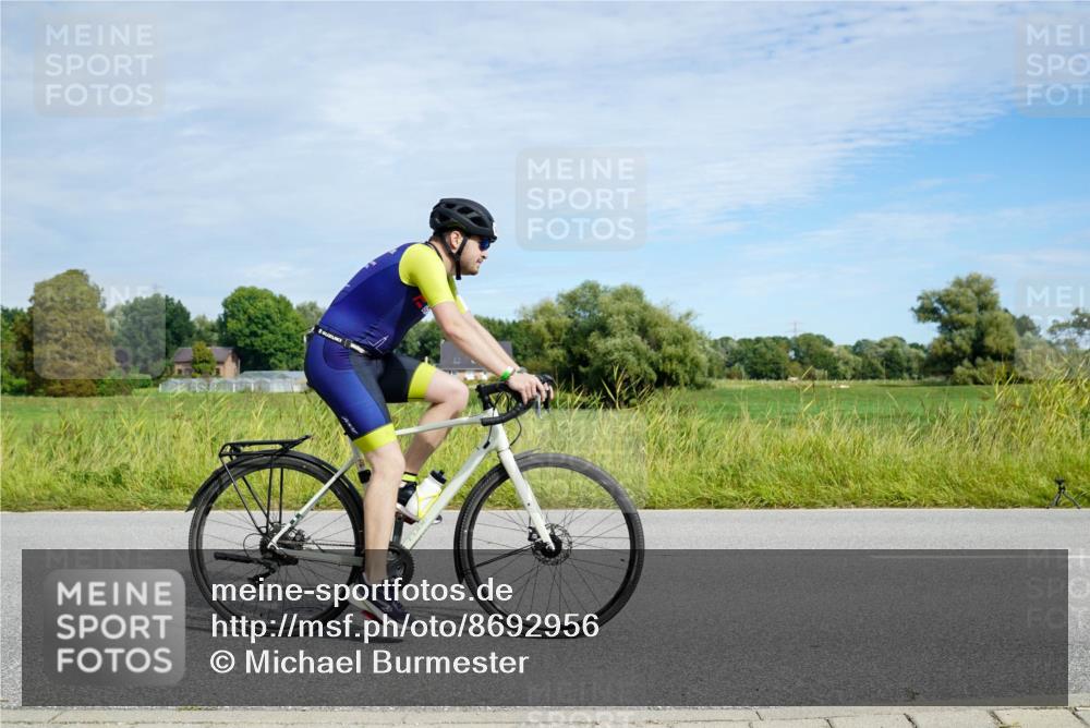 31.08.2025 - Elbe Triathlon Hamburg Michael Burmester http://msf.ph/oto/8692956 31.08.2025 10:53:49 Radfahren 1025, 1286 meine-sportfotos.de