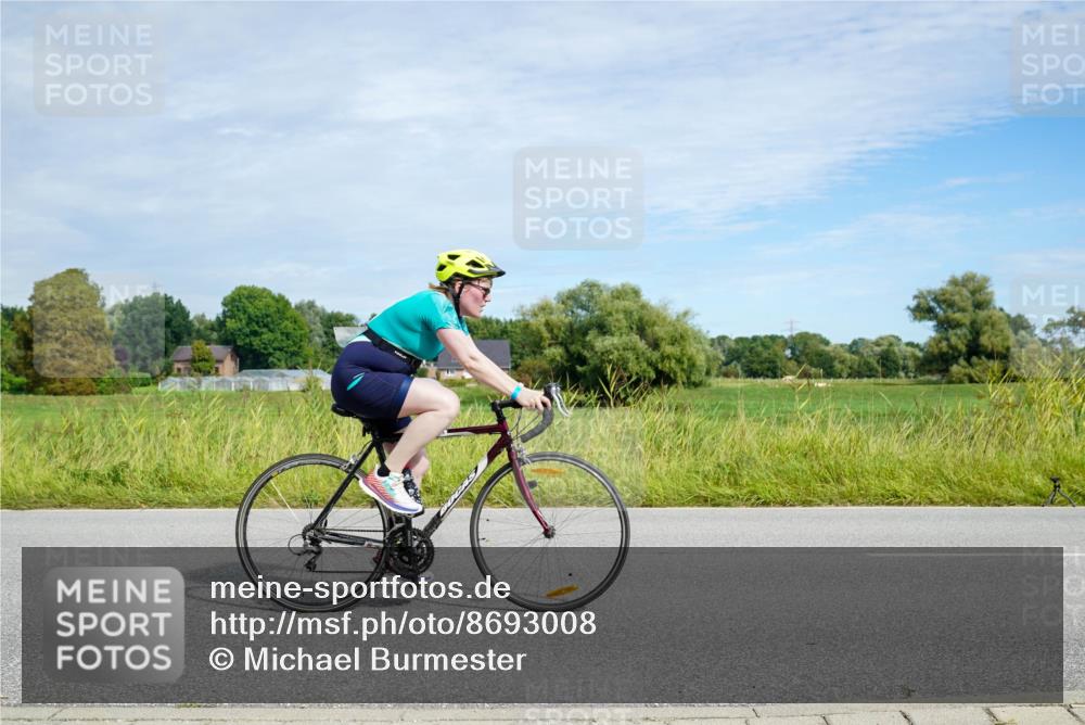 31.08.2025 - Elbe Triathlon Hamburg Michael Burmester http://msf.ph/oto/8693008 31.08.2025 10:55:33 Radfahren 1122, 1375, 1408 meine-sportfotos.de
