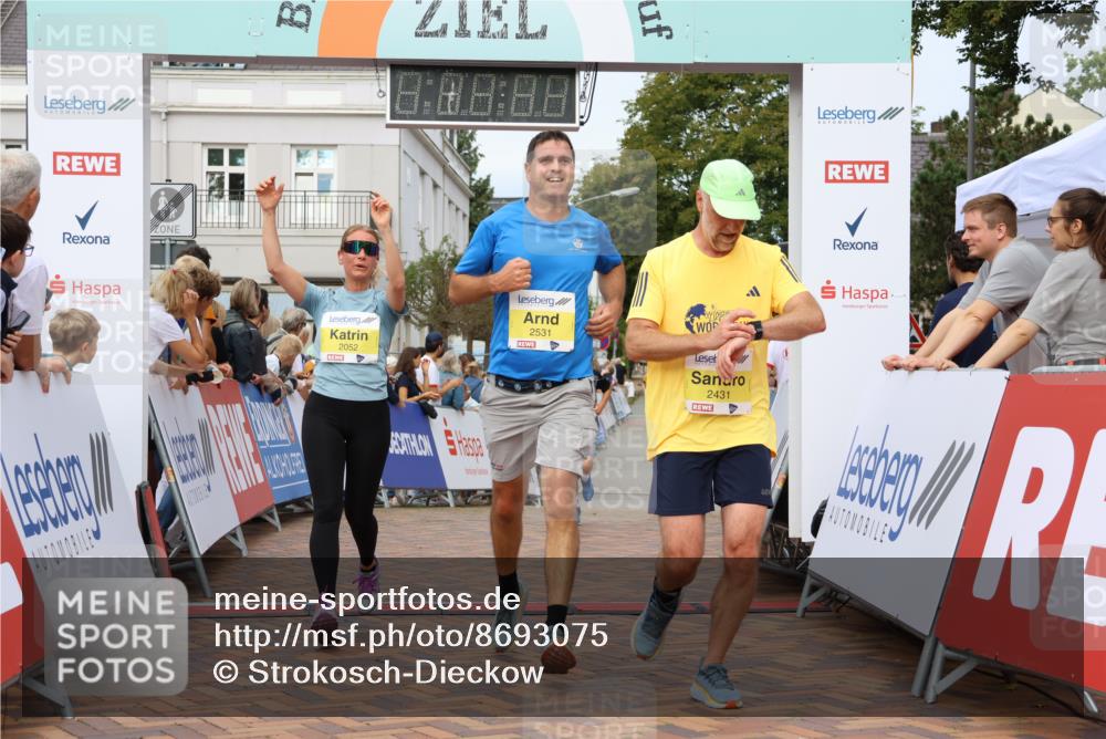 31.08.2025 - 21. Blankeneser Heldenlauf Strokosch-Dieckow http://msf.ph/oto/8693075 31.08.2025 10:28:23 Ziel 2249, 2140, 2133, 2625, 2431, 2088, 2052, 2531 meine-sportfotos.de
