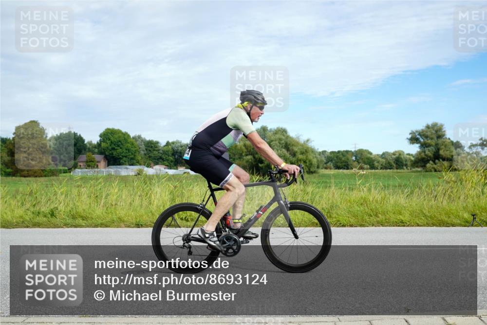 31.08.2025 - Elbe Triathlon Hamburg Michael Burmester http://msf.ph/oto/8693124 31.08.2025 10:59:46 Radfahren 1310, 1318, 1319, 1344, 1362, 1417 meine-sportfotos.de