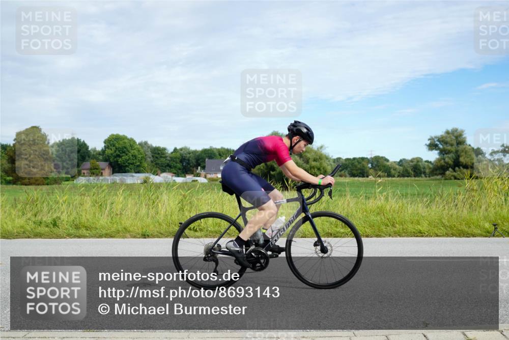 31.08.2025 - Elbe Triathlon Hamburg Michael Burmester http://msf.ph/oto/8693143 31.08.2025 11:00:24 Radfahren 1322, 1338, 1604 meine-sportfotos.de