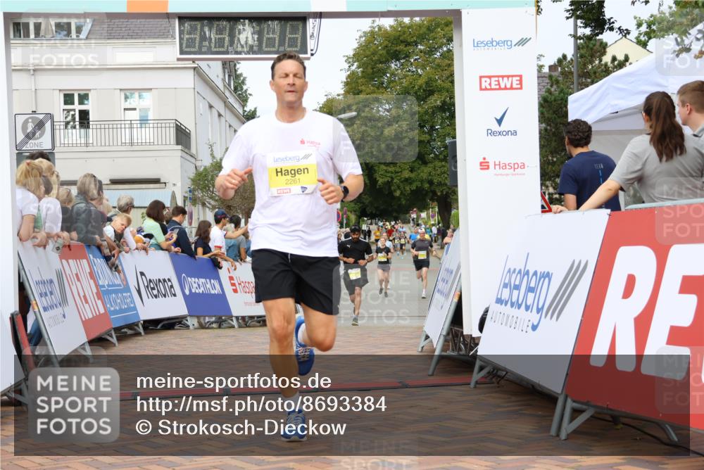 31.08.2025 - 21. Blankeneser Heldenlauf Strokosch-Dieckow http://msf.ph/oto/8693384 31.08.2025 10:28:06 Ziel 2112, 2348, 2068, 2067, 2741, 2659, 2261 meine-sportfotos.de