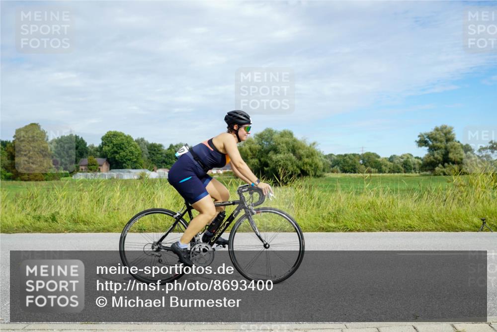 31.08.2025 - Elbe Triathlon Hamburg Michael Burmester http://msf.ph/oto/8693400 31.08.2025 11:11:22 Radfahren 1410, 1431, 1606 meine-sportfotos.de