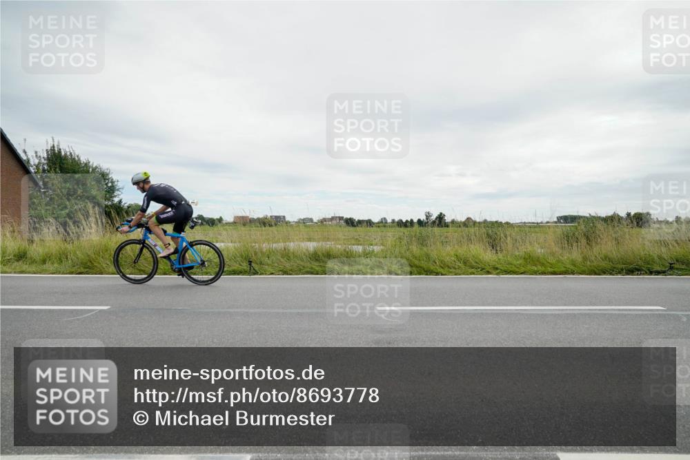 31.08.2025 - Elbe Triathlon Hamburg Michael Burmester http://msf.ph/oto/8693778 31.08.2025 14:07:39 Radfahren  meine-sportfotos.de