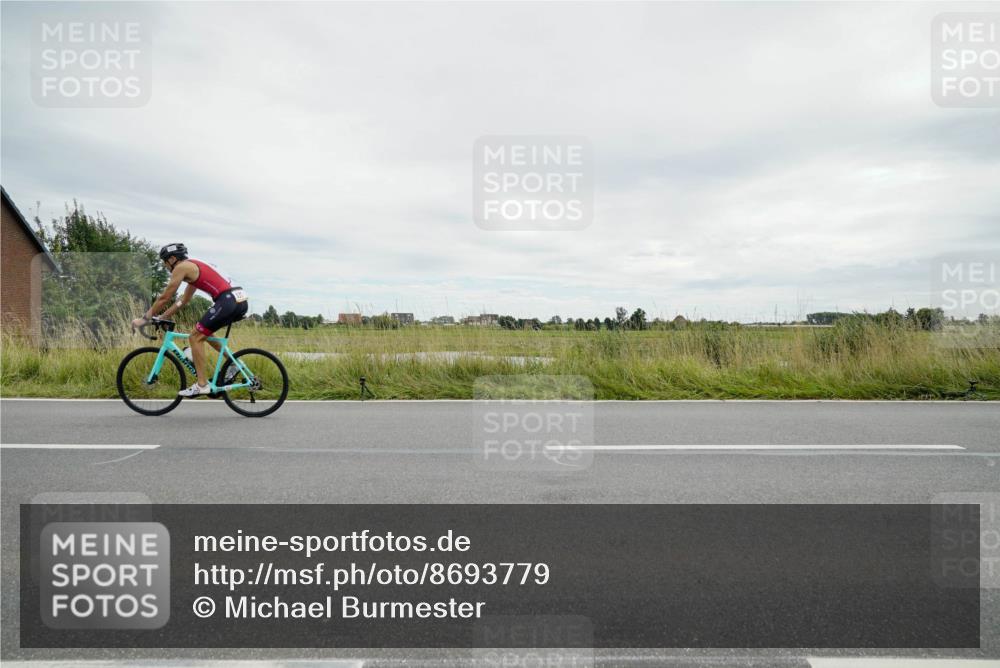 31.08.2025 - Elbe Triathlon Hamburg Michael Burmester http://msf.ph/oto/8693779 31.08.2025 14:07:45 Radfahren 133 meine-sportfotos.de
