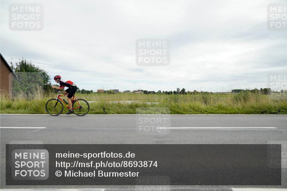 31.08.2025 - Elbe Triathlon Hamburg Michael Burmester http://msf.ph/oto/8693874 31.08.2025 14:12:08 Radfahren 146 meine-sportfotos.de