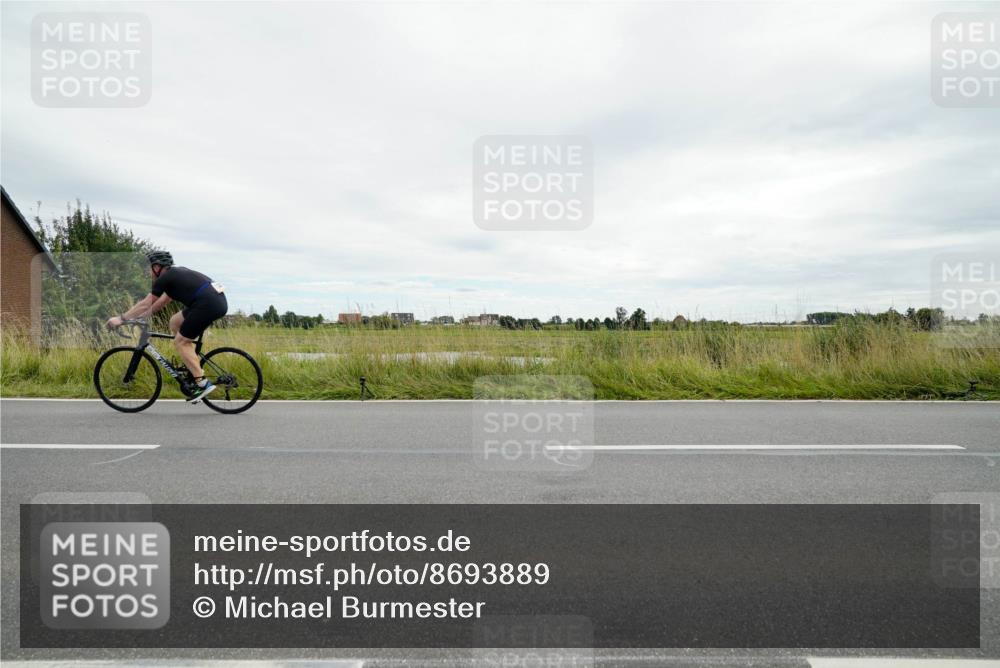 31.08.2025 - Elbe Triathlon Hamburg Michael Burmester http://msf.ph/oto/8693889 31.08.2025 14:12:36 Radfahren 130, 137, 140 meine-sportfotos.de