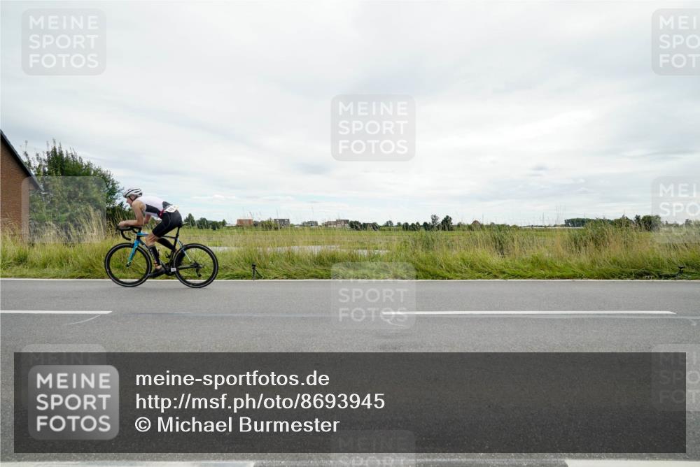 31.08.2025 - Elbe Triathlon Hamburg Michael Burmester http://msf.ph/oto/8693945 31.08.2025 14:14:51 Radfahren 127 meine-sportfotos.de
