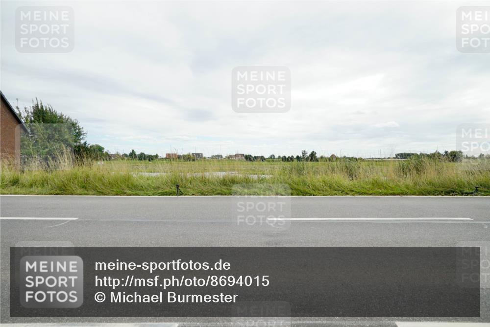 31.08.2025 - Elbe Triathlon Hamburg Michael Burmester http://msf.ph/oto/8694015 31.08.2025 14:18:09 Radfahren  meine-sportfotos.de