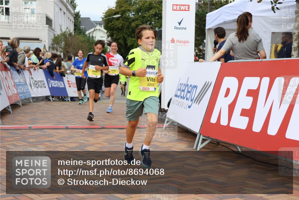 31.08.2025 - 21. Blankeneser Heldenlauf Strokosch-Dieckow http://msf.ph/oto/8694068 31.08.2025 10:27:10 Ziel 1101, 2150, 2205, 2521, 2517, 2413 meine-sportfotos.de