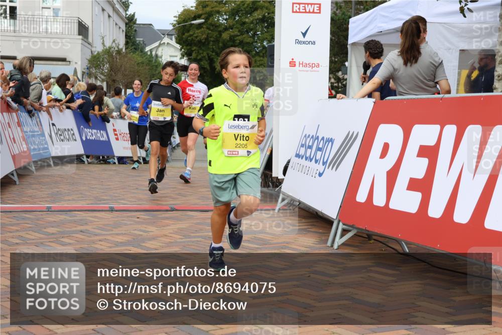 31.08.2025 - 21. Blankeneser Heldenlauf Strokosch-Dieckow http://msf.ph/oto/8694075 31.08.2025 10:27:10 Ziel 1101, 2150, 2205, 2521, 2517, 2413 meine-sportfotos.de