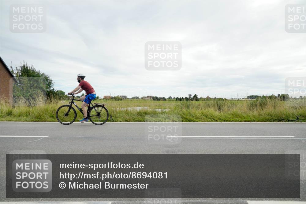 31.08.2025 - Elbe Triathlon Hamburg Michael Burmester http://msf.ph/oto/8694081 31.08.2025 14:21:56 Radfahren  meine-sportfotos.de