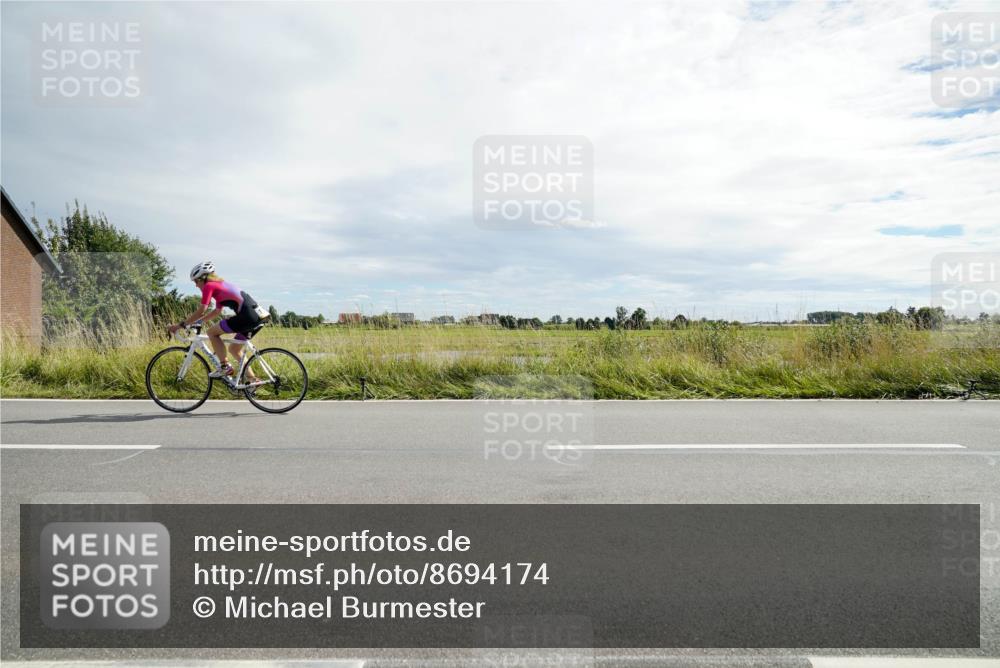 31.08.2025 - Elbe Triathlon Hamburg Michael Burmester http://msf.ph/oto/8694174 31.08.2025 14:42:35 Radfahren  meine-sportfotos.de