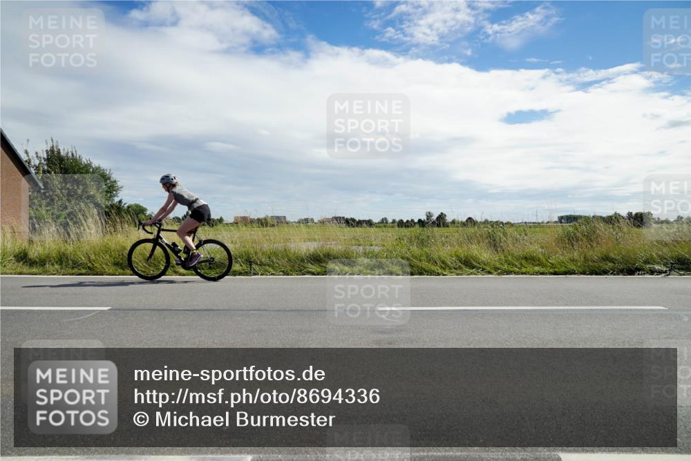 31.08.2025 - Elbe Triathlon Hamburg Michael Burmester http://msf.ph/oto/8694336 31.08.2025 14:53:38 Radfahren  meine-sportfotos.de