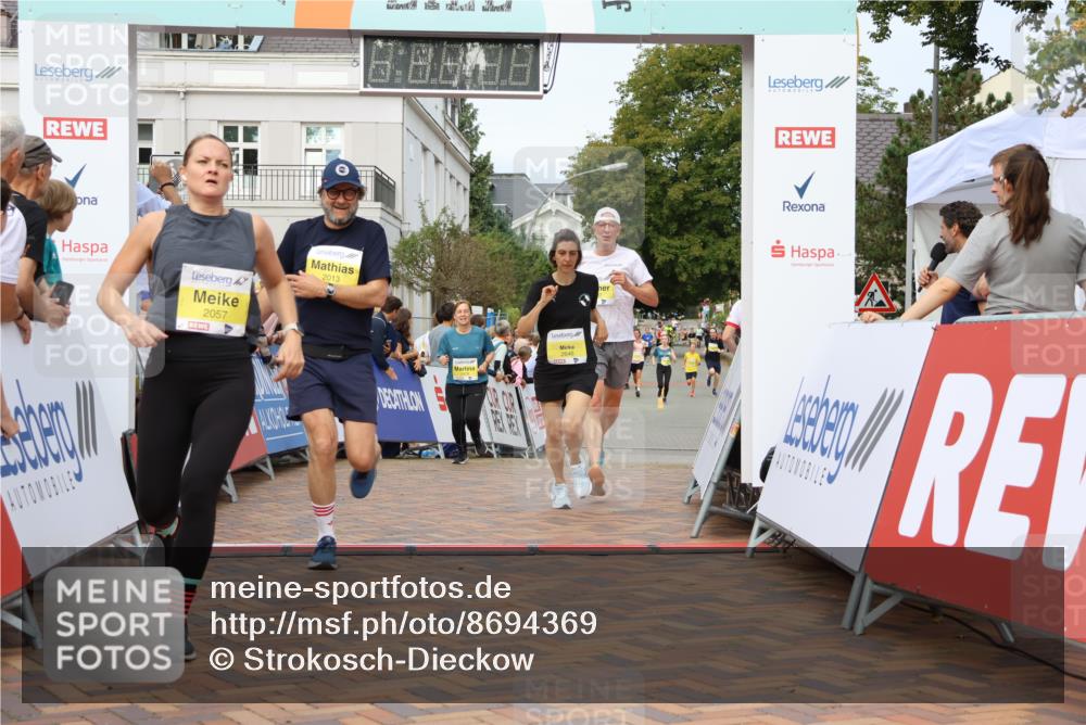 31.08.2025 - 21. Blankeneser Heldenlauf Strokosch-Dieckow http://msf.ph/oto/8694369 31.08.2025 10:26:46 Ziel 2022, 2057, 2013, 2749, 2648, 2607, 2646, 2487, 2354, 2296, 2478 meine-sportfotos.de