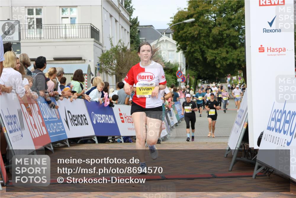 31.08.2025 - 21. Blankeneser Heldenlauf Strokosch-Dieckow http://msf.ph/oto/8694570 31.08.2025 10:26:30 Ziel 2254, 2497, 2688 meine-sportfotos.de