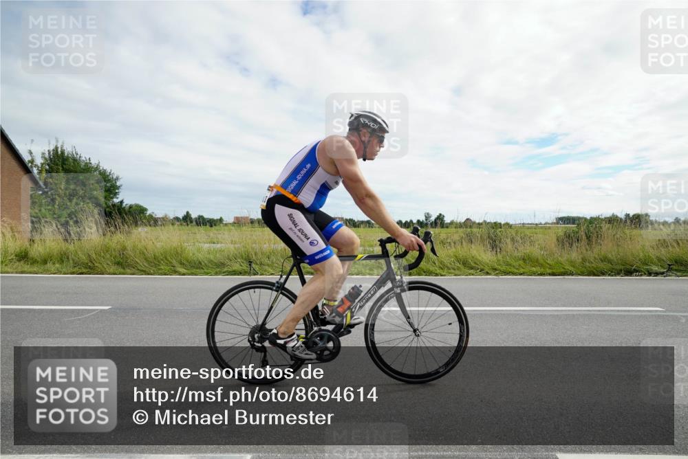 31.08.2025 - Elbe Triathlon Hamburg Michael Burmester http://msf.ph/oto/8694614 31.08.2025 15:27:27 Radfahren  meine-sportfotos.de