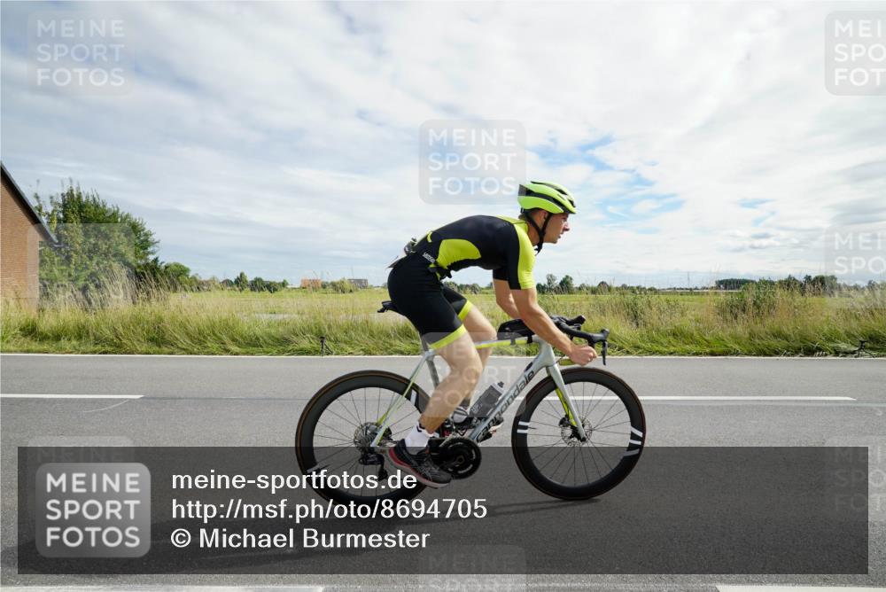 31.08.2025 - Elbe Triathlon Hamburg Michael Burmester http://msf.ph/oto/8694705 31.08.2025 15:34:33 Radfahren  meine-sportfotos.de