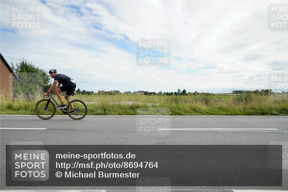 31.08.2025 - Elbe Triathlon Hamburg Michael Burmester http://msf.ph/oto/8694764 31.08.2025 15:40:00 Radfahren  meine-sportfotos.de