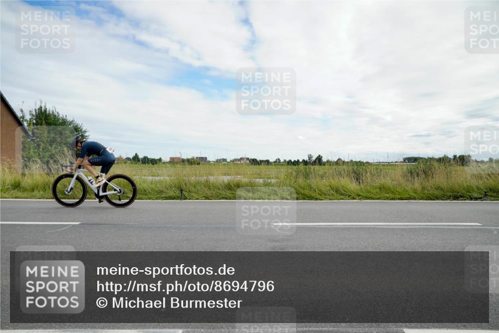 31.08.2025 - Elbe Triathlon Hamburg Michael Burmester http://msf.ph/oto/8694796 31.08.2025 15:43:31 Radfahren  meine-sportfotos.de