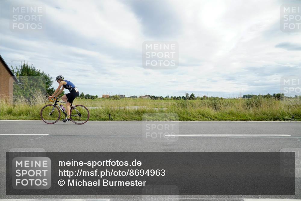 31.08.2025 - Elbe Triathlon Hamburg Michael Burmester http://msf.ph/oto/8694963 31.08.2025 16:06:41 Radfahren  meine-sportfotos.de