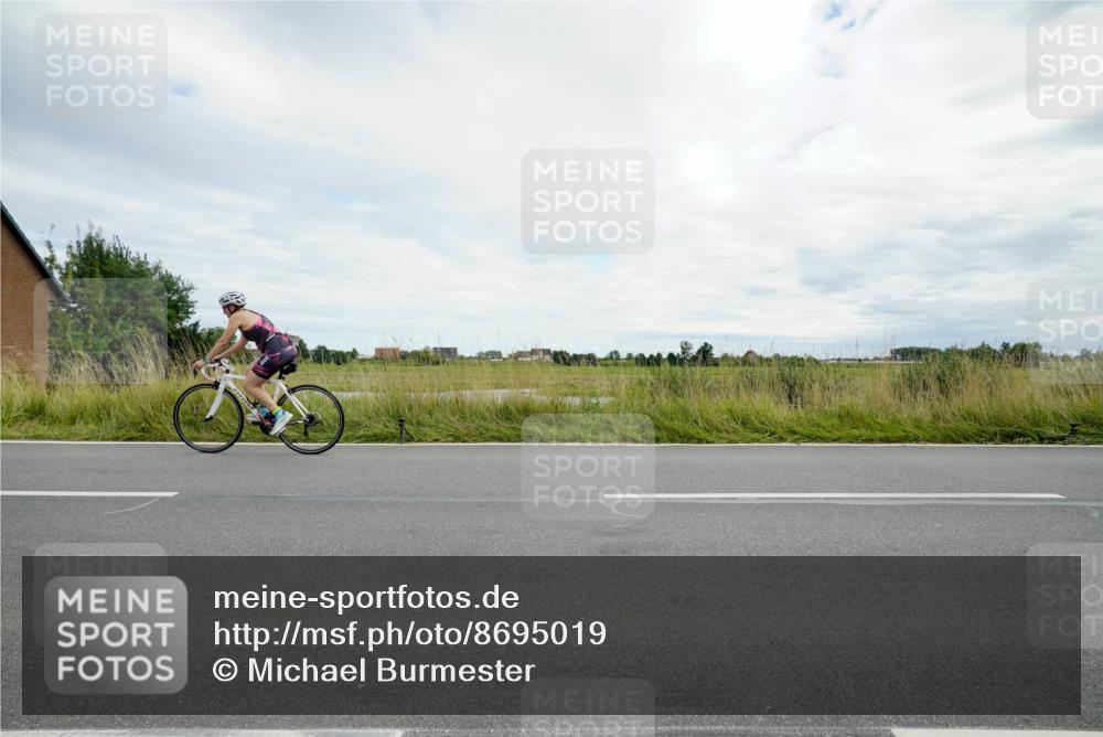 31.08.2025 - Elbe Triathlon Hamburg Michael Burmester http://msf.ph/oto/8695019 31.08.2025 16:12:38 Radfahren  meine-sportfotos.de