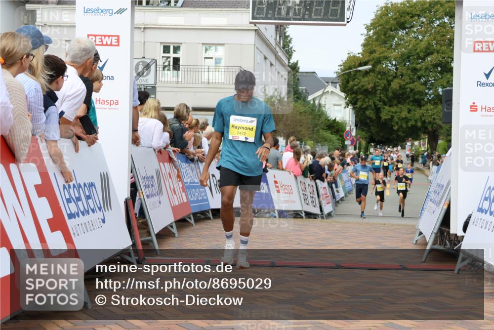31.08.2025 - 21. Blankeneser Heldenlauf Strokosch-Dieckow http://msf.ph/oto/8695029 31.08.2025 10:25:49 Ziel 2366, 2235, 2472 meine-sportfotos.de
