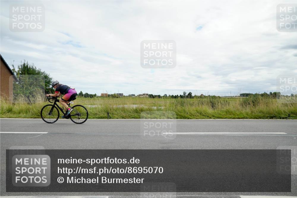 31.08.2025 - Elbe Triathlon Hamburg Michael Burmester http://msf.ph/oto/8695070 31.08.2025 16:17:16 Radfahren  meine-sportfotos.de