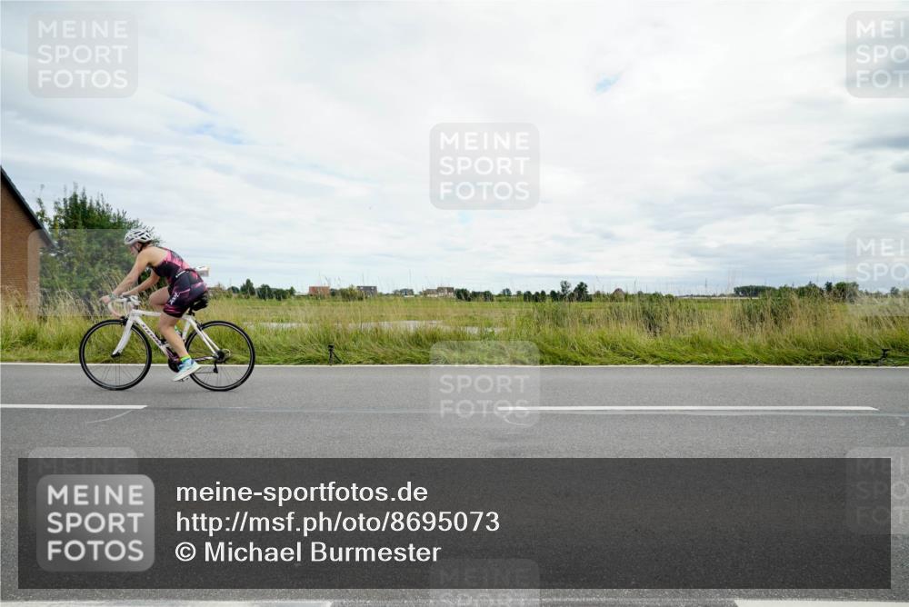 31.08.2025 - Elbe Triathlon Hamburg Michael Burmester http://msf.ph/oto/8695073 31.08.2025 16:17:35 Radfahren  meine-sportfotos.de