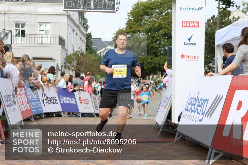 31.08.2025 - 21. Blankeneser Heldenlauf Strokosch-Dieckow http://msf.ph/oto/8695206 31.08.2025 10:25:22 Ziel 2541, 2636, 2383, 2367, 2504 meine-sportfotos.de